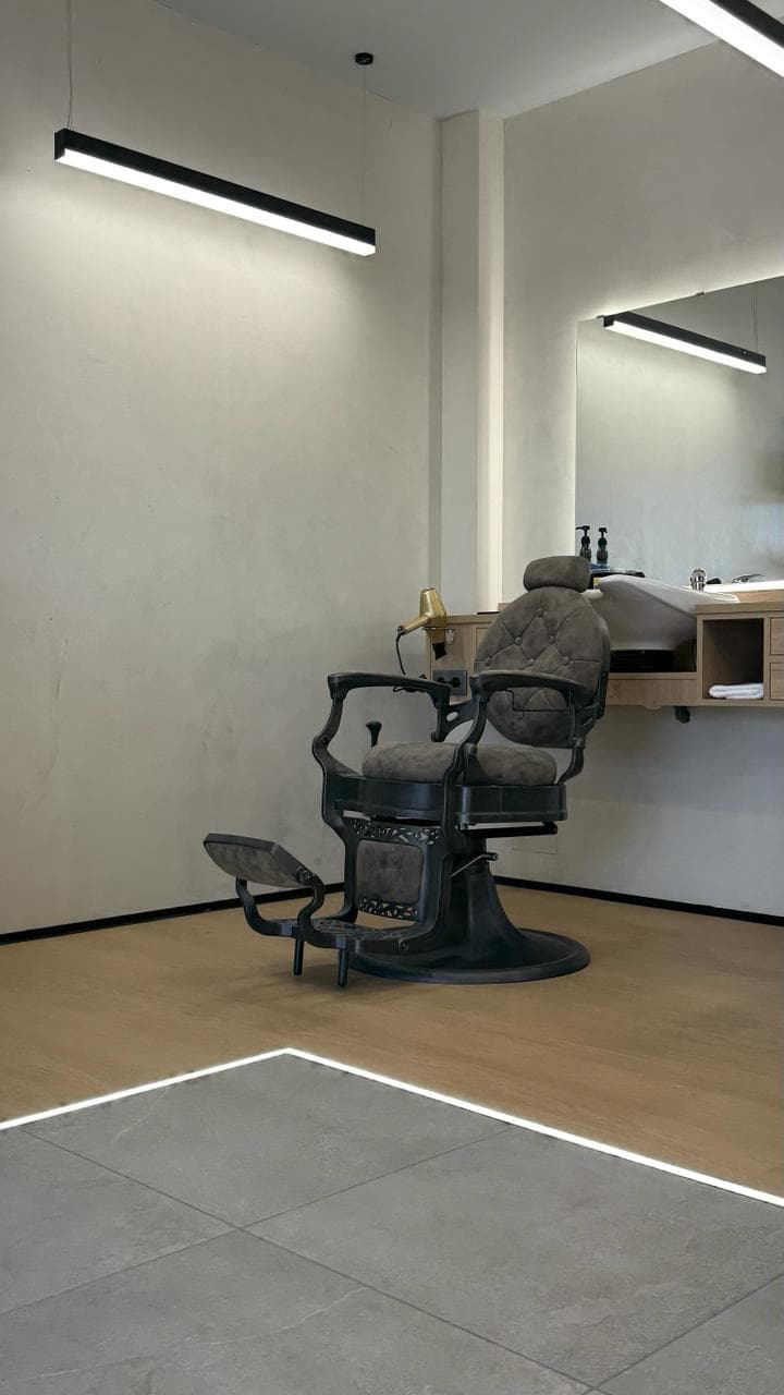 Interior da barbearia 10 de Agosto